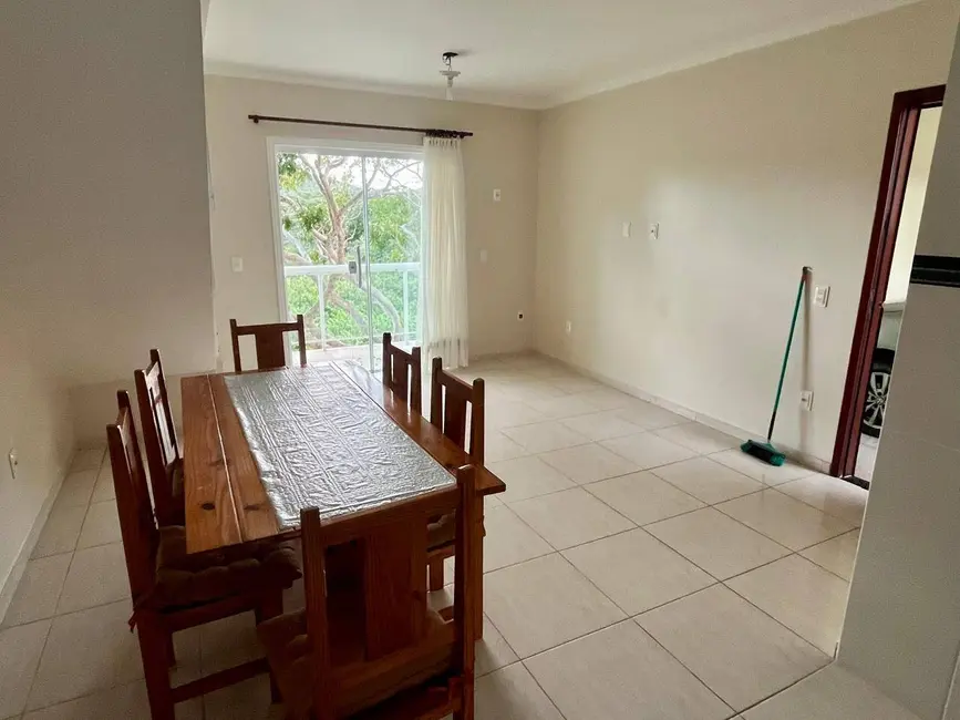 Foto 2 de Casa com 2 quartos à venda, 170m2 em Peró, Cabo Frio - RJ