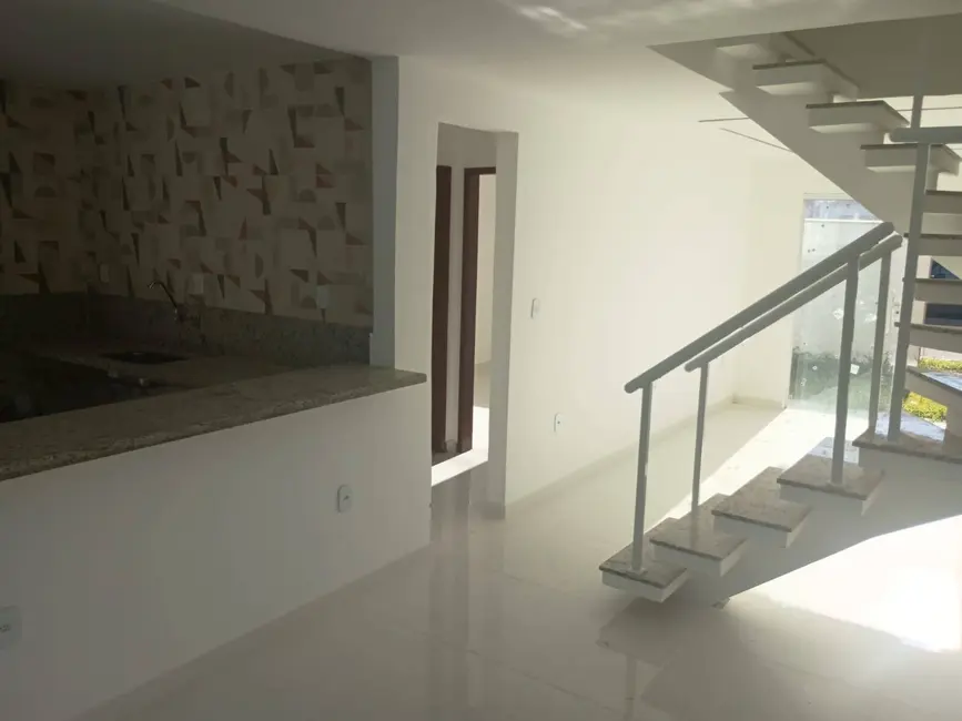 Foto 1 de Casa com 4 quartos à venda, 120m2 em Ogiva, Cabo Frio - RJ