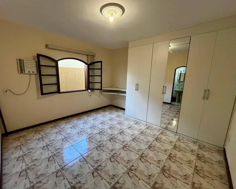 Foto 5 de Casa com 4 quartos à venda, 450m2 em Portinho, Cabo Frio - RJ