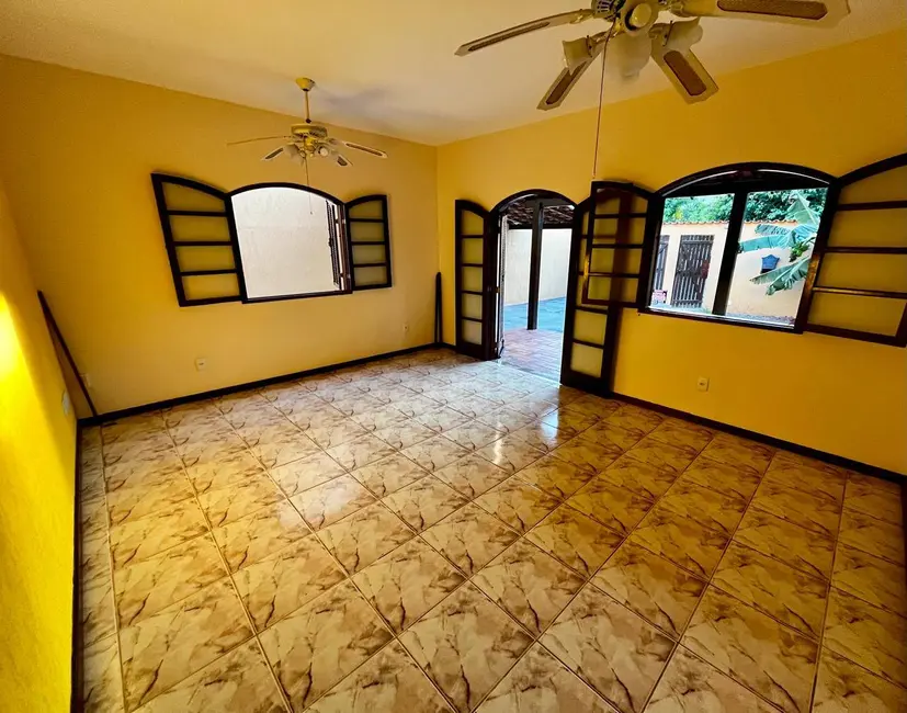 Foto 3 de Casa com 4 quartos à venda, 450m2 em Portinho, Cabo Frio - RJ