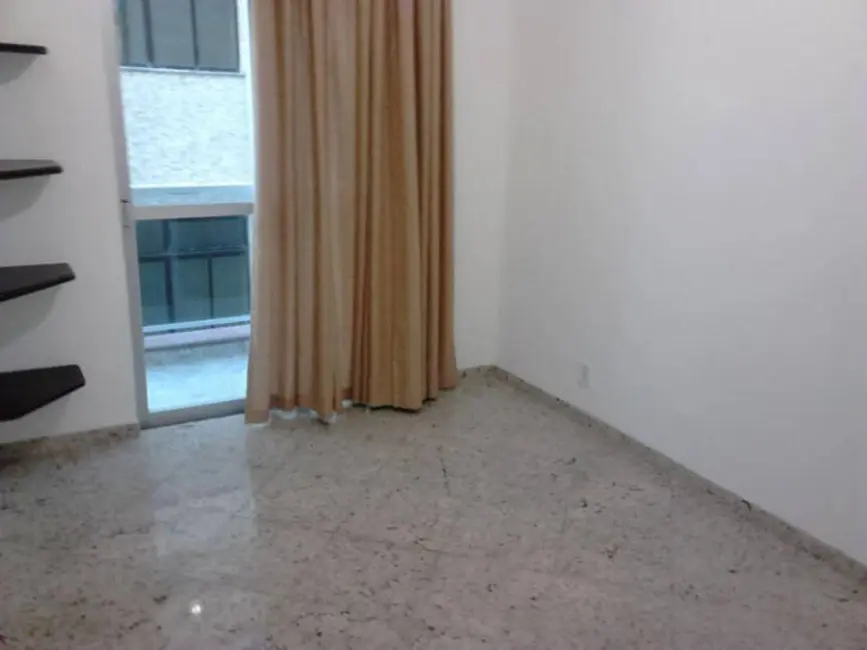 Apartamento com 3 quartos para alugar, 90m2 em Cabo Frio - RJ - imagem 4 Foto 4 de Apartamento com 3 quartos para alugar, 90m2 em Cabo Frio - RJ