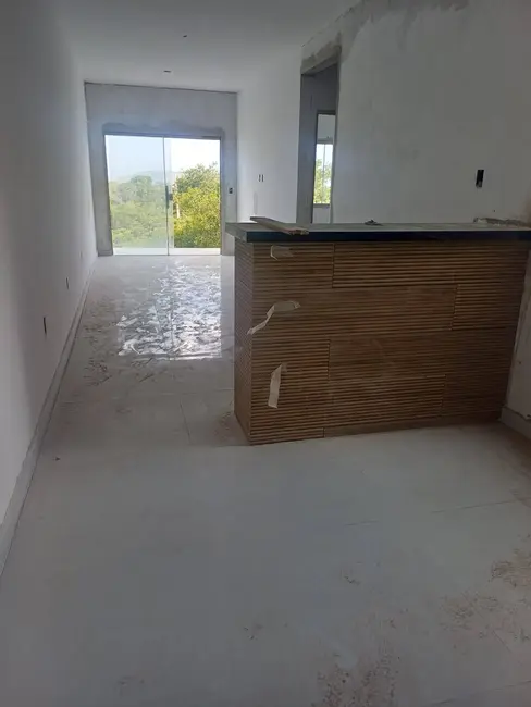 Casa de Condomínio com 2 quartos à venda em Cabo Frio - RJ - imagem 4 Foto 4 de Casa de Condomínio com 2 quartos à venda em Cabo Frio - RJ