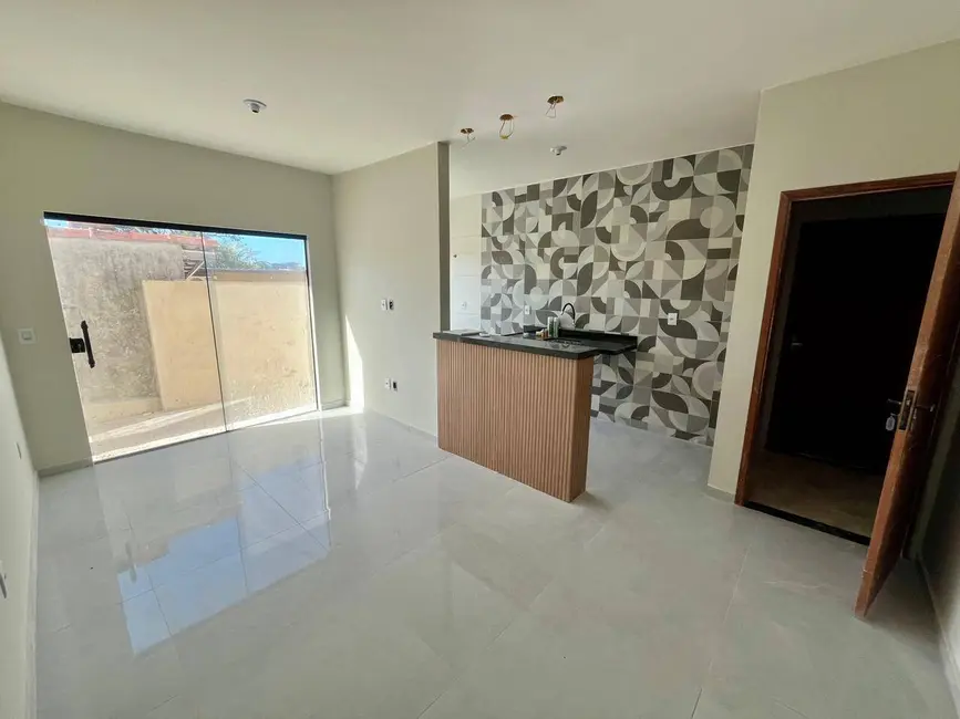 Foto 1 de Casa de Condomínio com 2 quartos à venda em Cabo Frio - RJ