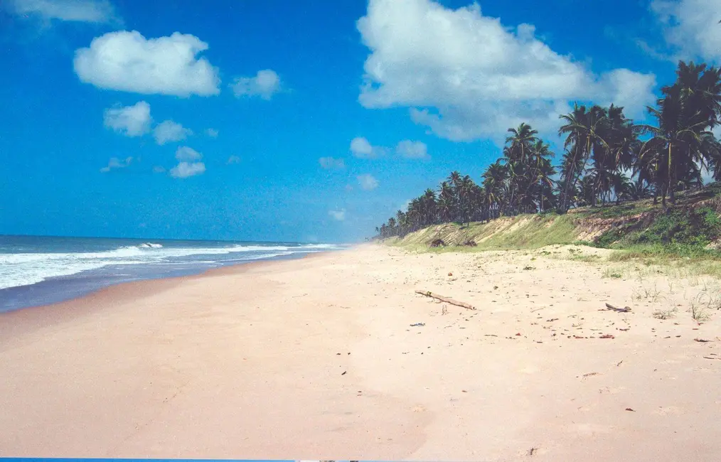 Foto 1 de Terreno / Lote à venda, 70m2 em Conde - BA