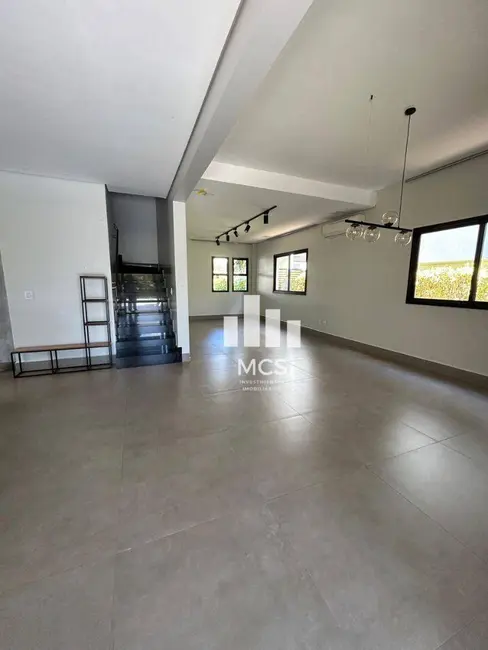 Foto 5 de Casa de Condomínio com 4 quartos à venda, 360m2 em Aclimação, Uberlandia - MG