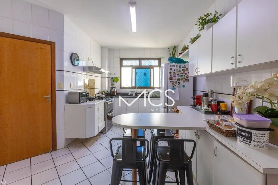 Apartamento com 4 quartos à venda, 135m2 em Uberlandia - MG - imagem 6 Foto 6 de Apartamento com 4 quartos à venda, 135m2 em Uberlandia - MG