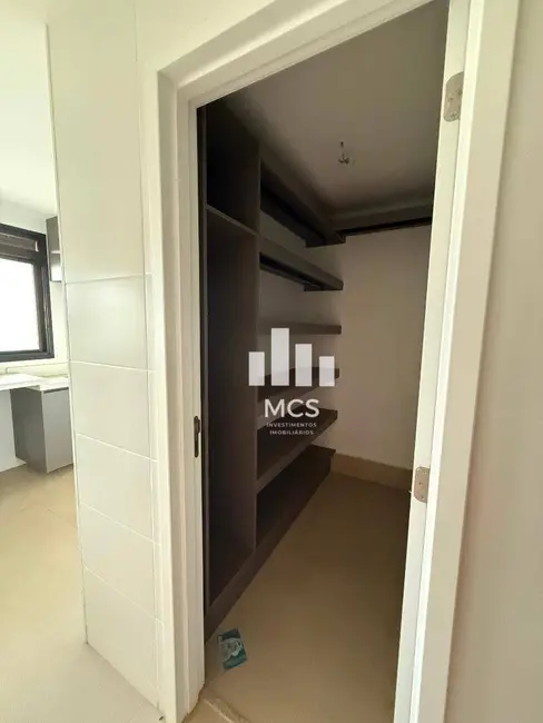 Apartamento com 3 quartos à venda, 200m2 em Uberlandia - MG - imagem 9 Foto 9 de Apartamento com 3 quartos à venda, 200m2 em Uberlandia - MG