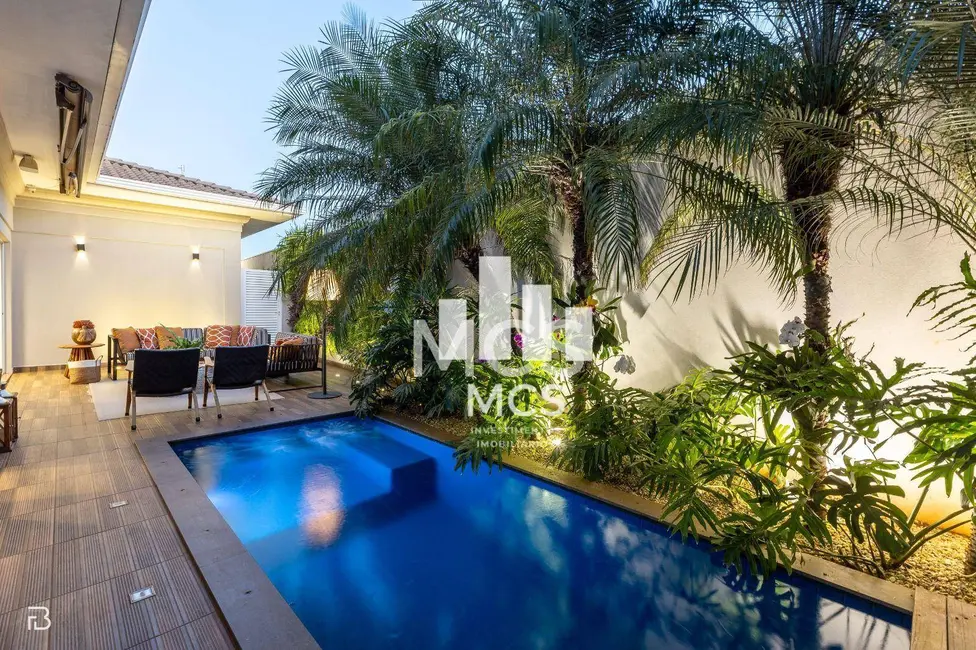 Foto 1 de Casa de Condomínio com 4 quartos à venda, 450m2 em Nova Uberlândia, Uberlandia - MG