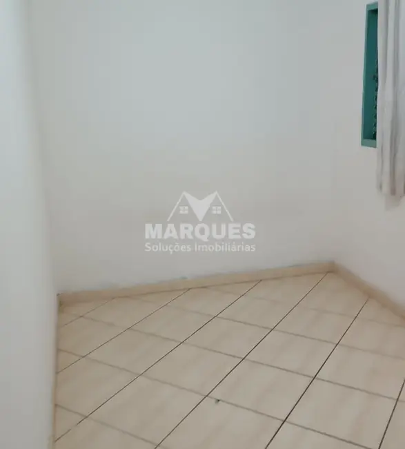 Sobrado com 3 quartos à venda, 165m2 em Jardim Nova Hortolândia II, Hortolandia - SP - imagem 5 Foto 5 de Sobrado com 3 quartos à venda, 165m2 em Jardim Nova Hortolândia II, Hortolandia - SP