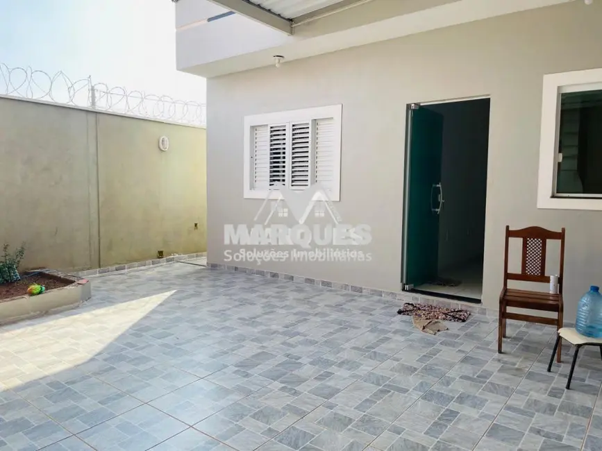 Casa com 2 quartos à venda, 120m2 em Parque Orestes Ôngaro, Hortolandia - SP - imagem 2 Foto 2 de Casa com 2 quartos à venda, 120m2 em Parque Orestes Ôngaro, Hortolandia - SP