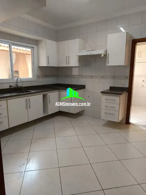 Casa de Condomínio com 3 quartos à venda, 200m2 em Loteamento Aldeia da Mata, Votorantim - SP - imagem 8 Foto 8 de Casa de Condomínio com 3 quartos à venda, 200m2 em Loteamento Aldeia da Mata, Votorantim - SP