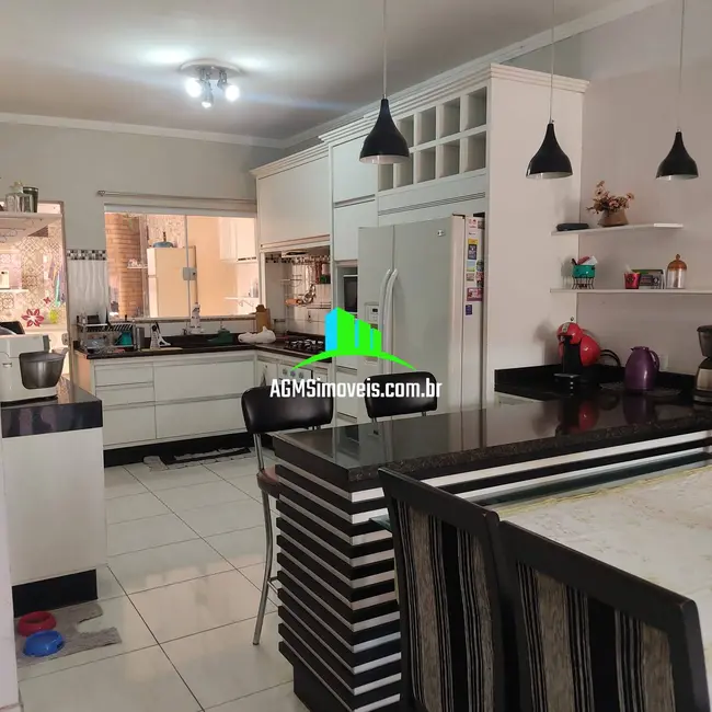 Casa com 4 quartos à venda, 132m2 em Jardim Residencial Villa Amato, Sorocaba - SP - imagem 1 Foto 1 de Casa com 4 quartos à venda, 132m2 em Jardim Residencial Villa Amato, Sorocaba - SP