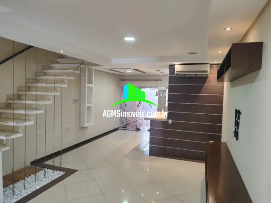 Sobrado com 3 quartos à venda, 180m2 em Jardim São Judas Tadeu, Sorocaba - SP - imagem 3 Foto 3 de Sobrado com 3 quartos à venda, 180m2 em Jardim São Judas Tadeu, Sorocaba - SP