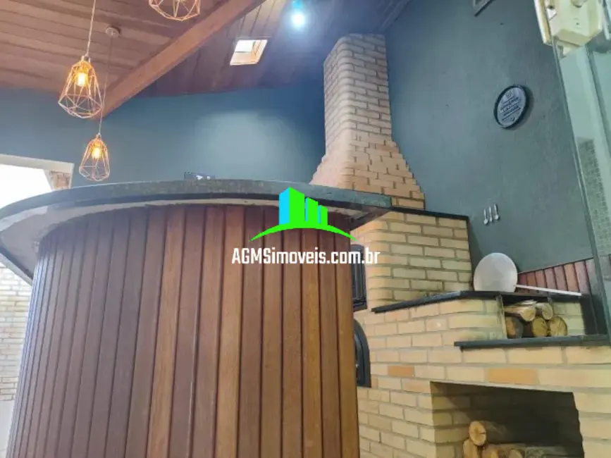 Sobrado com 3 quartos à venda, 180m2 em Jardim São Judas Tadeu, Sorocaba - SP - imagem 5 Foto 5 de Sobrado com 3 quartos à venda, 180m2 em Jardim São Judas Tadeu, Sorocaba - SP