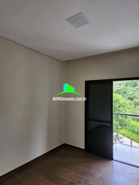 Casa de Condomínio com 3 quartos à venda, 250m2 em Colina Santa Mônica, Votorantim - SP - imagem 9 Foto 9 de Casa de Condomínio com 3 quartos à venda, 250m2 em Colina Santa Mônica, Votorantim - SP