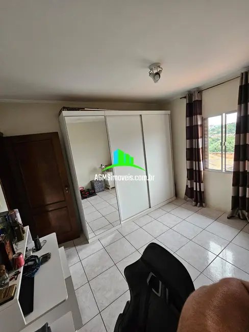 Sobrado com 3 quartos à venda, 180m2 em Jardim Itanguá, Sorocaba - SP - imagem 7 Foto 7 de Sobrado com 3 quartos à venda, 180m2 em Jardim Itanguá, Sorocaba - SP