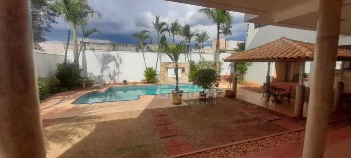 Foto 1 de Sobrado com 6 quartos para alugar, 450m2 em Vila Harmonia, Araraquara - SP