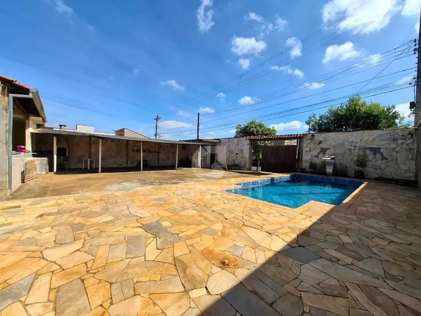 Sala Comercial com 2 quartos à venda, 125m2 em Jardim Victório Antônio de Santi II, Araraquara - SP - imagem 5 Foto 5 de Sala Comercial com 2 quartos à venda, 125m2 em Jardim Victório Antônio de Santi II, Araraquara - SP