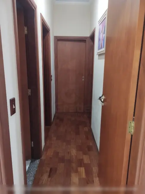 Casa com 3 quartos à venda, 227m2 em Jardim Santa Clara (Vila Xavier), Araraquara - SP - imagem 6 Foto 6 de Casa com 3 quartos à venda, 227m2 em Jardim Santa Clara (Vila Xavier), Araraquara - SP