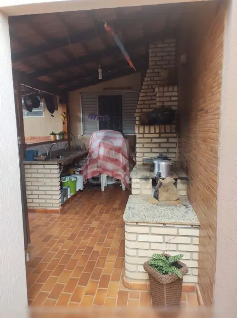 Casa com 3 quartos à venda, 227m2 em Jardim Santa Clara (Vila Xavier), Araraquara - SP - imagem 3 Foto 3 de Casa com 3 quartos à venda, 227m2 em Jardim Santa Clara (Vila Xavier), Araraquara - SP