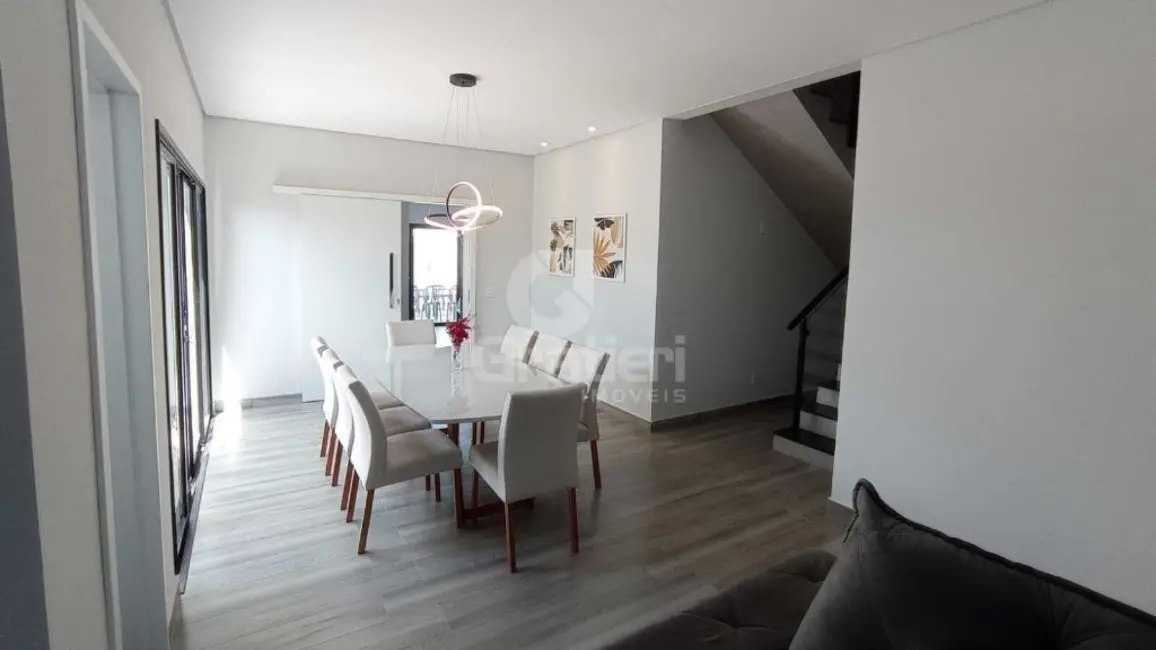 Sobrado com 3 quartos à venda, 244m2 em Residencial Village Damha II, Araraquara - SP - imagem 4 Foto 4 de Sobrado com 3 quartos à venda, 244m2 em Residencial Village Damha II, Araraquara - SP