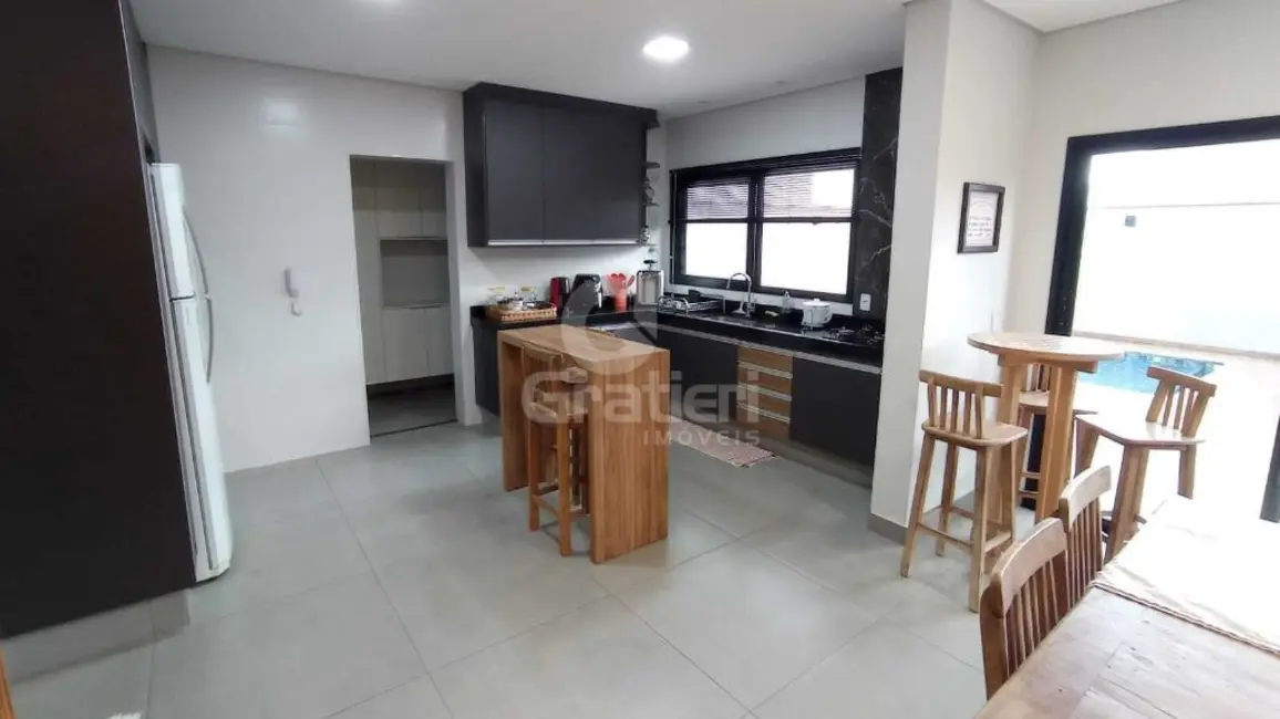 Sobrado com 3 quartos à venda, 244m2 em Residencial Village Damha II, Araraquara - SP - imagem 8 Foto 8 de Sobrado com 3 quartos à venda, 244m2 em Residencial Village Damha II, Araraquara - SP