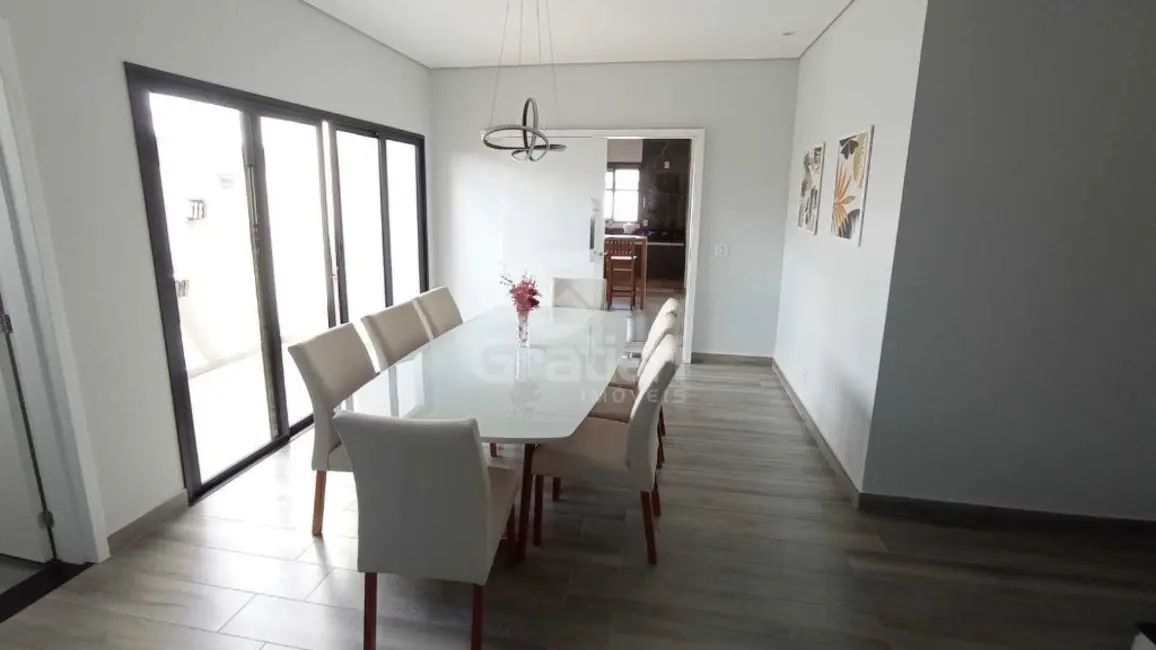 Sobrado com 3 quartos à venda, 244m2 em Residencial Village Damha II, Araraquara - SP - imagem 5 Foto 5 de Sobrado com 3 quartos à venda, 244m2 em Residencial Village Damha II, Araraquara - SP