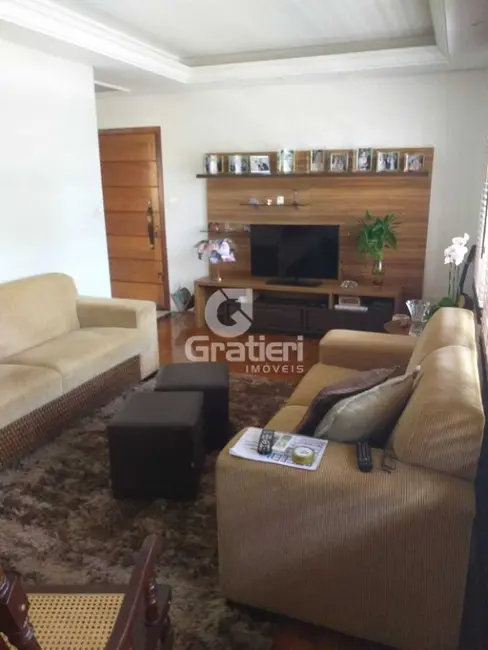 Casa com 3 quartos à venda, 178m2 em Vila Furlan, Araraquara - SP - imagem 8 Foto 8 de Casa com 3 quartos à venda, 178m2 em Vila Furlan, Araraquara - SP