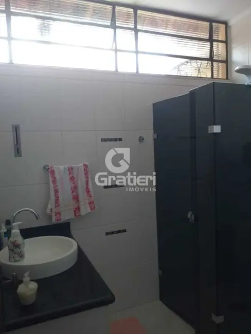 Casa com 3 quartos à venda, 178m2 em Vila Furlan, Araraquara - SP - imagem 6 Foto 6 de Casa com 3 quartos à venda, 178m2 em Vila Furlan, Araraquara - SP