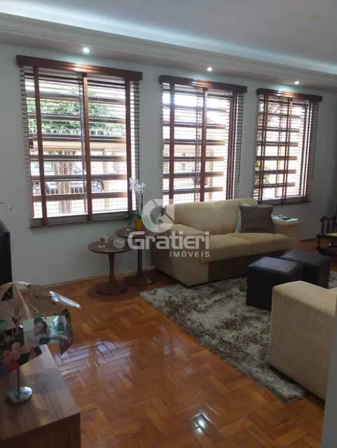 Casa com 3 quartos à venda, 178m2 em Vila Furlan, Araraquara - SP - imagem 4 Foto 4 de Casa com 3 quartos à venda, 178m2 em Vila Furlan, Araraquara - SP