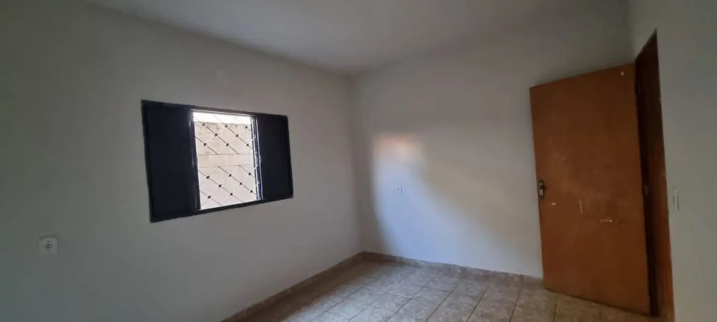 Sala Comercial com 3 quartos à venda, 195m2 em Americo Brasiliense - SP - imagem 6 Foto 6 de Sala Comercial com 3 quartos à venda, 195m2 em Americo Brasiliense - SP