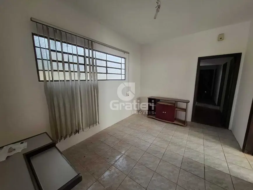 Casa com 3 quartos à venda, 157m2 em Vila Sedenho, Araraquara - SP - imagem 3 Foto 3 de Casa com 3 quartos à venda, 157m2 em Vila Sedenho, Araraquara - SP