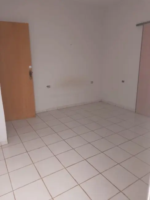 Casa com 2 quartos à venda, 135m2 em Jardim Maria Luiza IV, Araraquara - SP - imagem 3 Foto 3 de Casa com 2 quartos à venda, 135m2 em Jardim Maria Luiza IV, Araraquara - SP