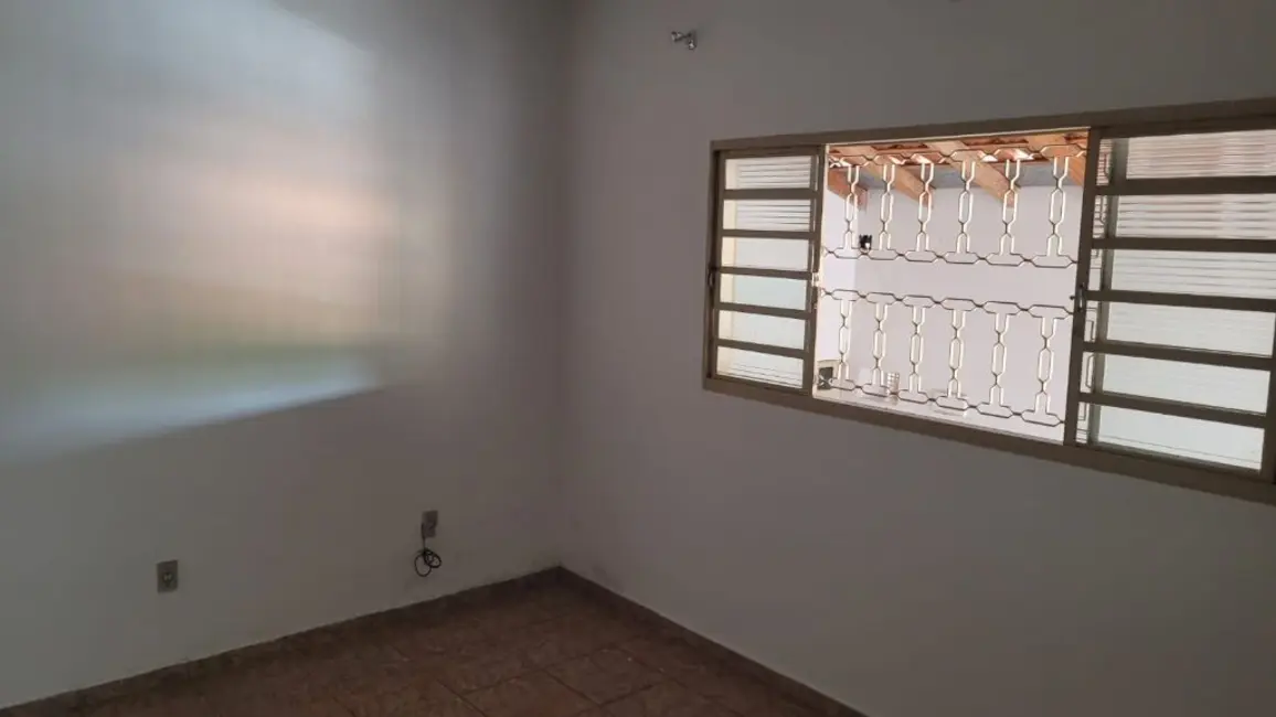 Casa com 1 quarto à venda, 74m2 em Jardim Universal, Araraquara - SP - imagem 4 Foto 4 de Casa com 1 quarto à venda, 74m2 em Jardim Universal, Araraquara - SP