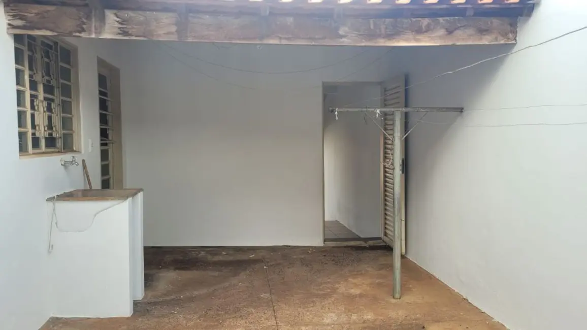 Casa com 1 quarto à venda, 74m2 em Jardim Universal, Araraquara - SP - imagem 5 Foto 5 de Casa com 1 quarto à venda, 74m2 em Jardim Universal, Araraquara - SP