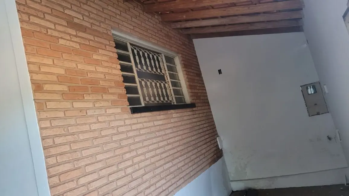 Casa com 1 quarto à venda, 74m2 em Jardim Universal, Araraquara - SP - imagem 3 Foto 3 de Casa com 1 quarto à venda, 74m2 em Jardim Universal, Araraquara - SP