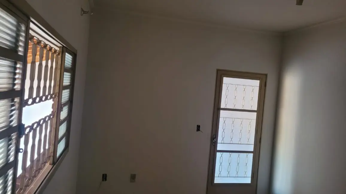 Casa com 1 quarto à venda, 74m2 em Jardim Universal, Araraquara - SP - imagem 9 Foto 9 de Casa com 1 quarto à venda, 74m2 em Jardim Universal, Araraquara - SP