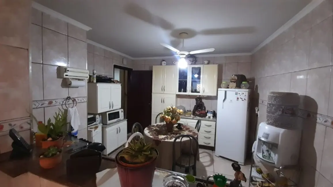 Apartamento com 2 quartos à venda, 66m2 em Vila Esperança (Vila Xavier), Araraquara - SP - imagem 6 Foto 6 de Apartamento com 2 quartos à venda, 66m2 em Vila Esperança (Vila Xavier), Araraquara - SP