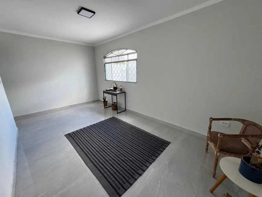 Foto 2 de Casa com 3 quartos à venda, 121m2 em Jardim Tabapuã (Vila Xavier), Araraquara - SP