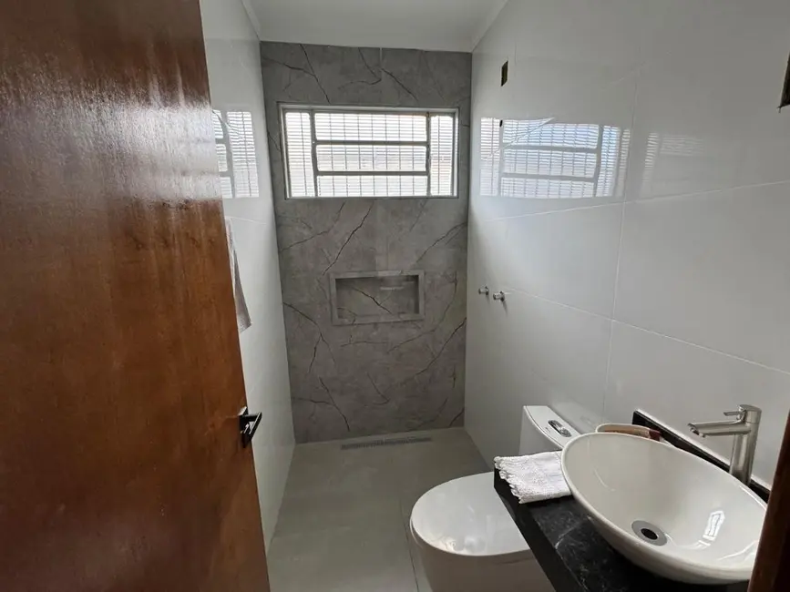 Casa com 3 quartos à venda, 121m2 em Jardim Tabapuã (Vila Xavier), Araraquara - SP - imagem 6 Foto 6 de Casa com 3 quartos à venda, 121m2 em Jardim Tabapuã (Vila Xavier), Araraquara - SP