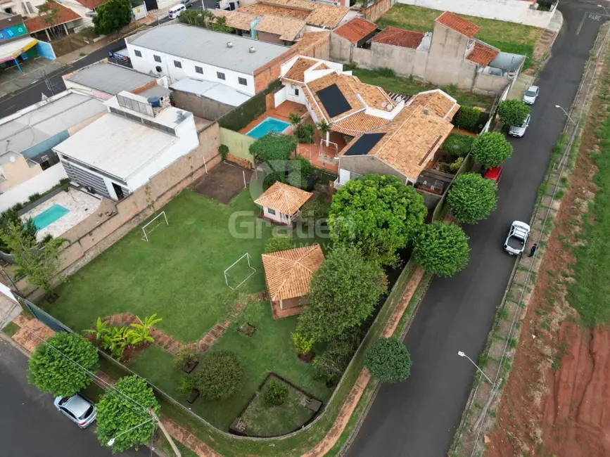 Casa com 3 quartos à venda, 330m2 em Vila Harmonia, Araraquara - SP - imagem 1 Foto 1 de Casa com 3 quartos à venda, 330m2 em Vila Harmonia, Araraquara - SP