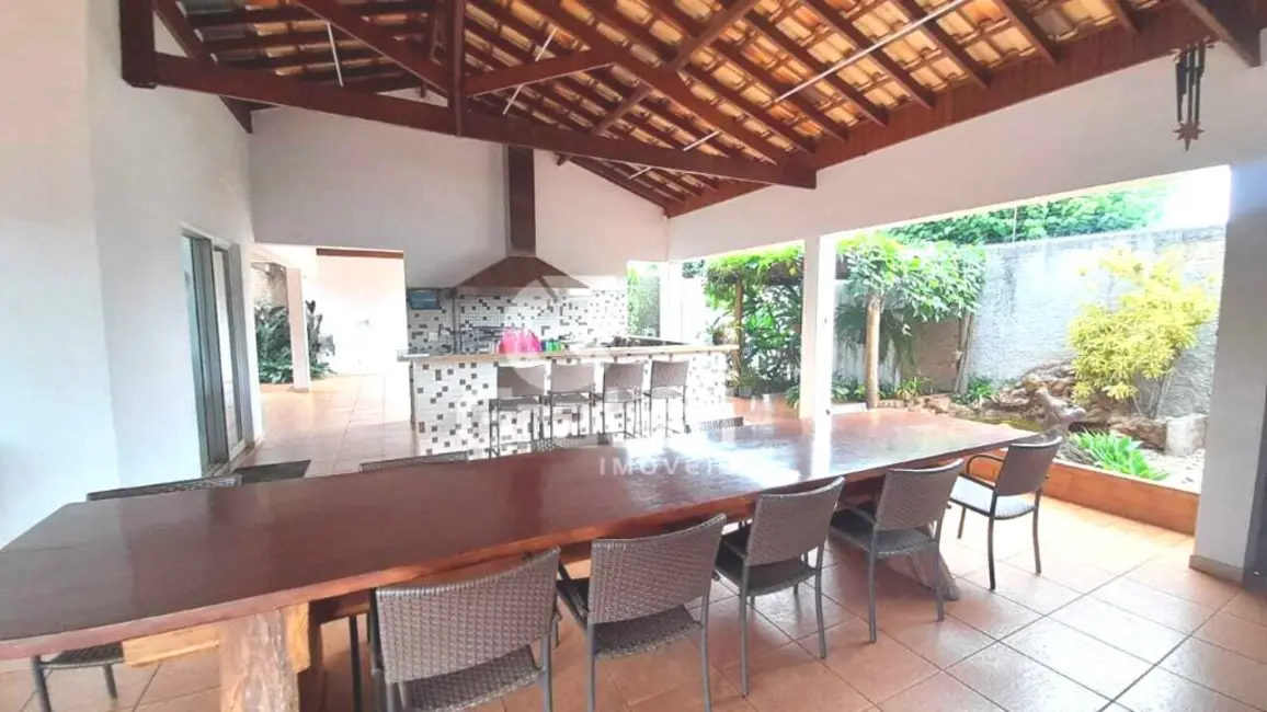 Foto 23 de Casa com 3 quartos à venda, 330m2 em Vila Harmonia, Araraquara - SP