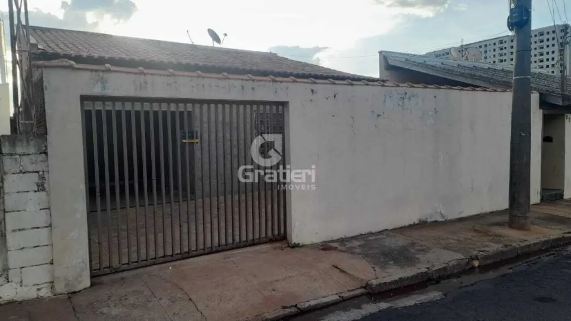 Casa com 4 quartos à venda, 179m2 em Jardim Paulistano (Vila Xavier), Araraquara - SP - imagem 1 Foto 1 de Casa com 4 quartos à venda, 179m2 em Jardim Paulistano (Vila Xavier), Araraquara - SP