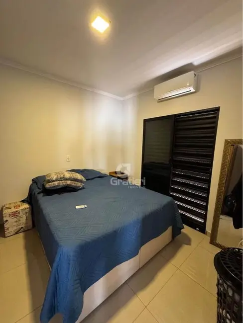 Foto 2 de Casa de Condomínio com 3 quartos à venda, 125m2 em Araraquara - SP