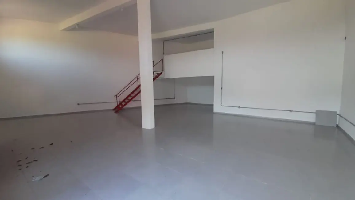 Foto 2 de Armazém / Galpão para alugar, 120m2 em Jardim das Estações (Vila Xavier), Araraquara - SP