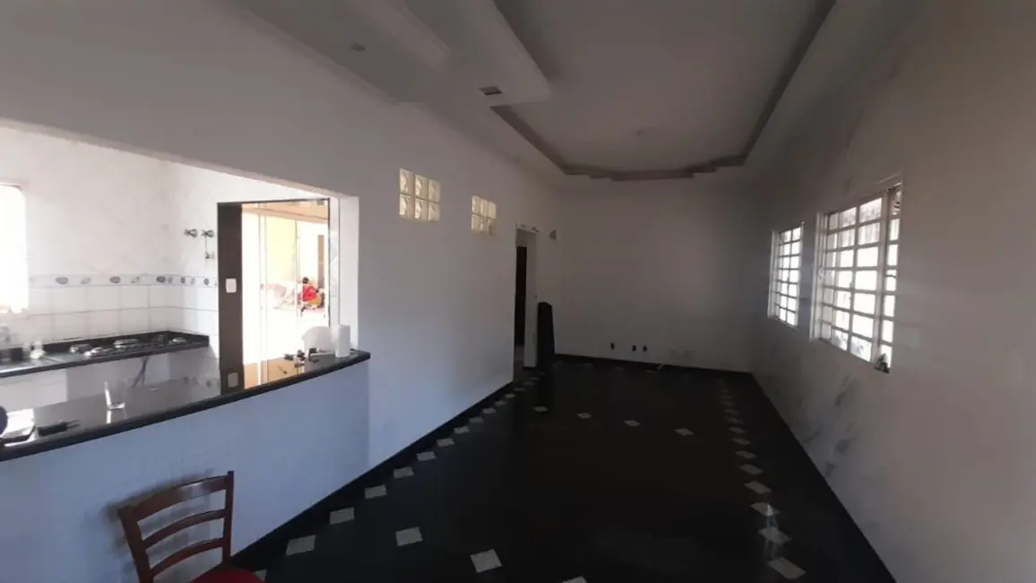 Sala Comercial com 2 quartos para alugar, 158m2 em Centro, Araraquara - SP - imagem 9 Foto 9 de Sala Comercial com 2 quartos para alugar, 158m2 em Centro, Araraquara - SP