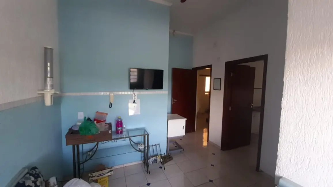 Sala Comercial com 2 quartos para alugar, 158m2 em Centro, Araraquara - SP - imagem 3 Foto 3 de Sala Comercial com 2 quartos para alugar, 158m2 em Centro, Araraquara - SP