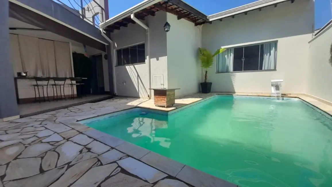Foto 1 de Sobrado com 3 quartos à venda, 181m2 em Jardim das Gaivotas, Araraquara - SP