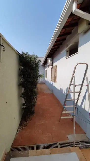 Casa com 3 quartos à venda, 209m2 em Jardim Higienópolis, Araraquara - SP - imagem 3 Foto 3 de Casa com 3 quartos à venda, 209m2 em Jardim Higienópolis, Araraquara - SP
