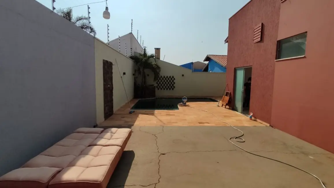 Casa com 3 quartos à venda, 209m2 em Jardim Higienópolis, Araraquara - SP - imagem 9 Foto 9 de Casa com 3 quartos à venda, 209m2 em Jardim Higienópolis, Araraquara - SP